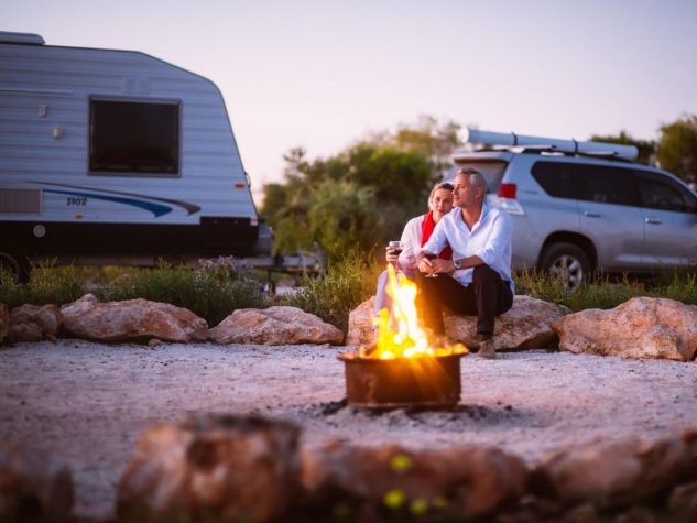 What to bring to a bonfire party? 10 must haves